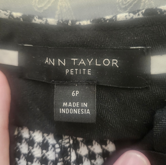 Ann Taylor Houndstooth cuffed pants - Picture 3 of 3